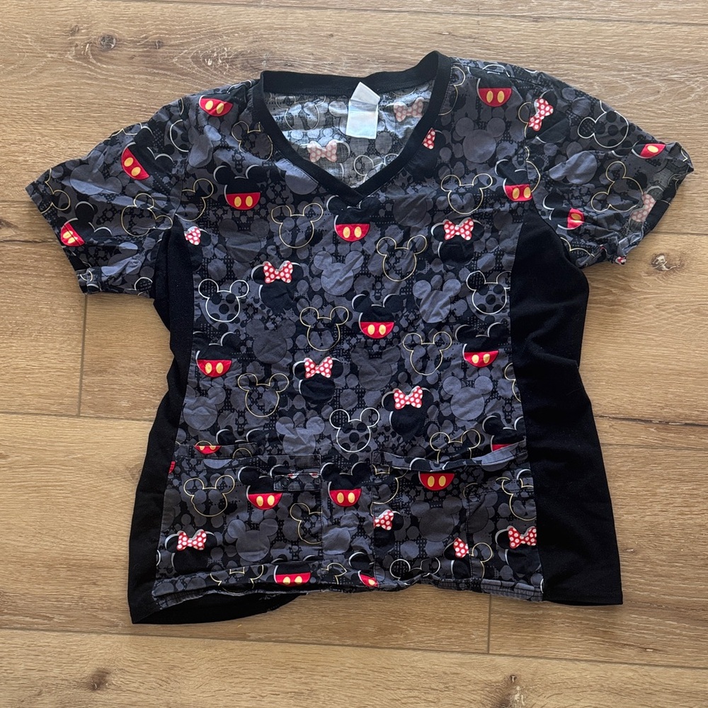 Medium Disney scrub top